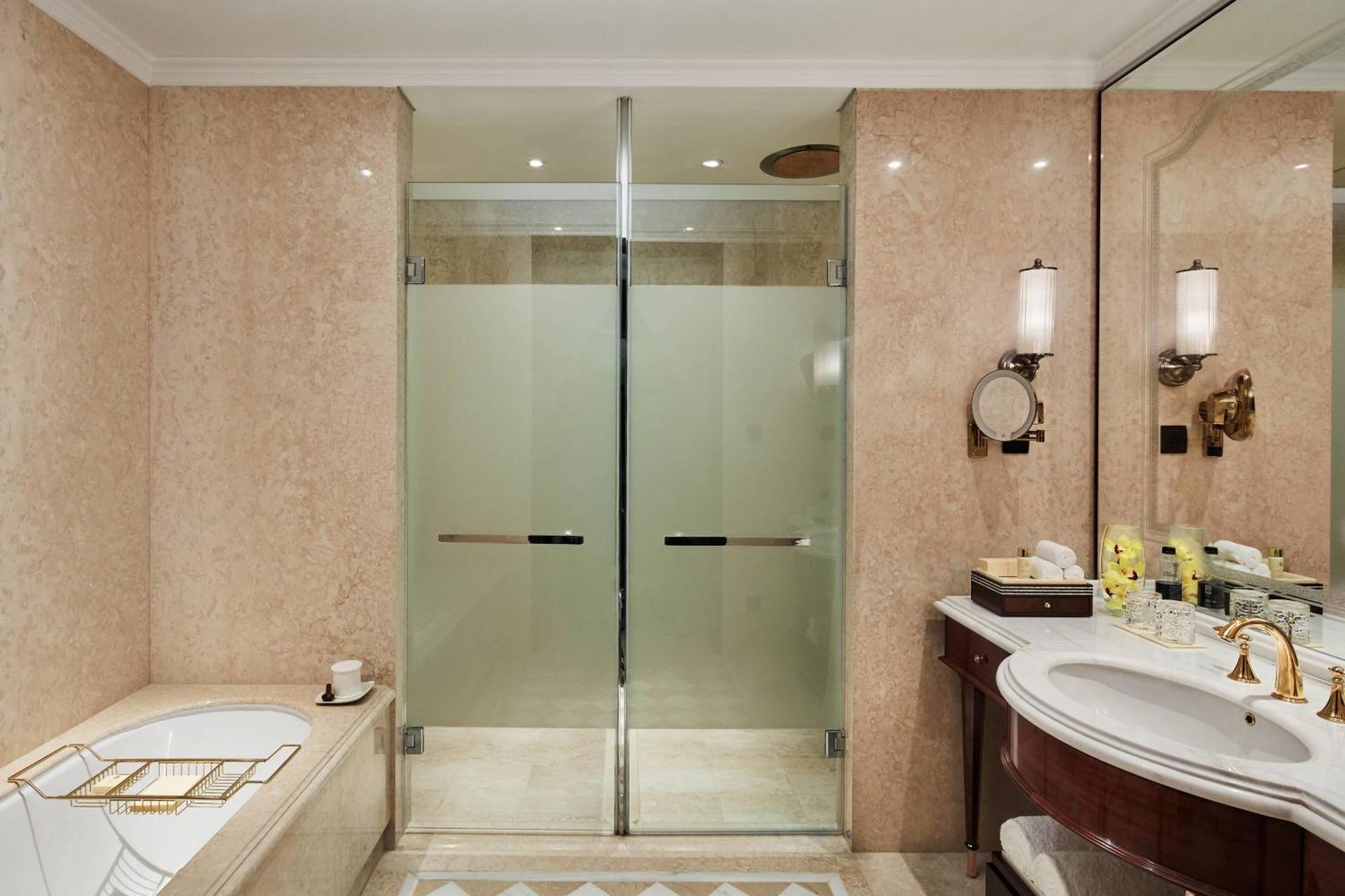 The Ritz-Carlton, Pune Eksteriør billede