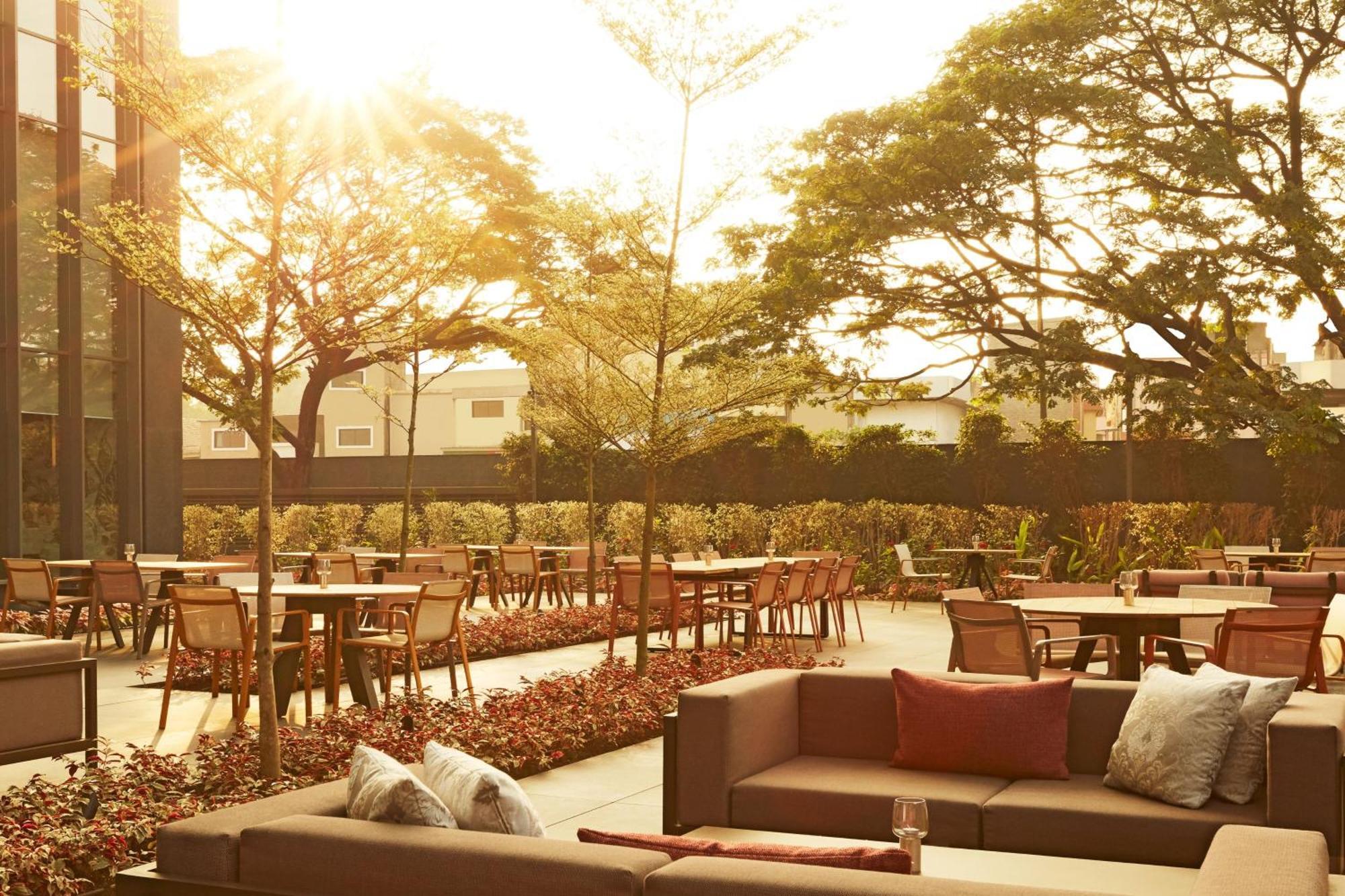 The Ritz-Carlton, Pune Eksteriør billede