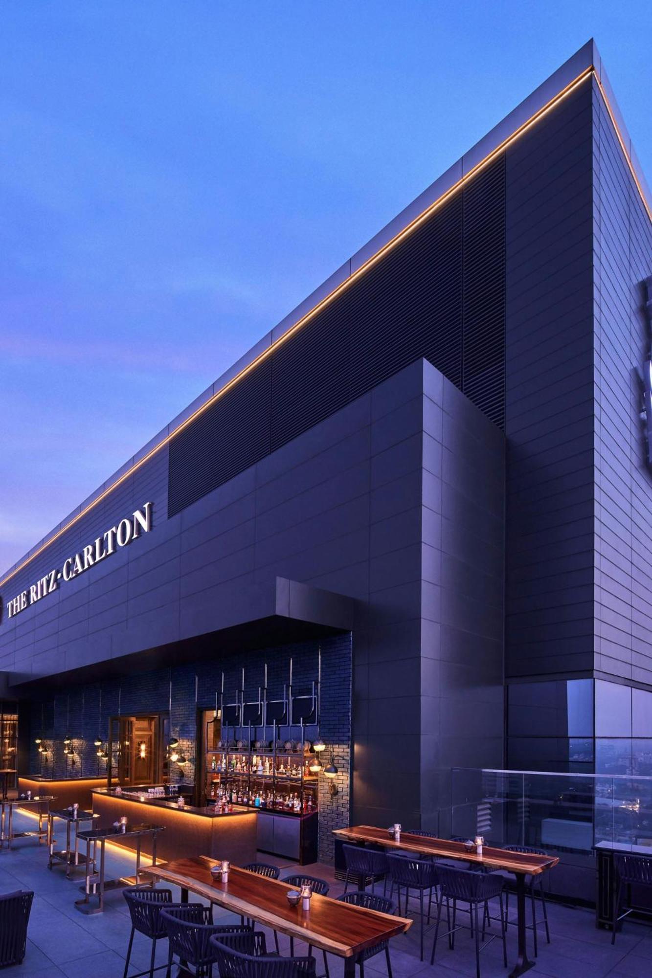 The Ritz-Carlton, Pune Eksteriør billede